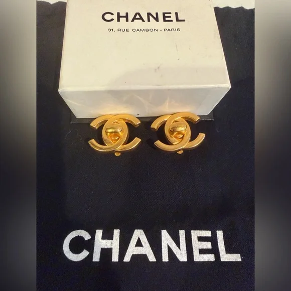 Authentic Vintage 24K Gold Plated Chanel CC Turnlock Clip on Earrings 1996 - Picture 2 of 10